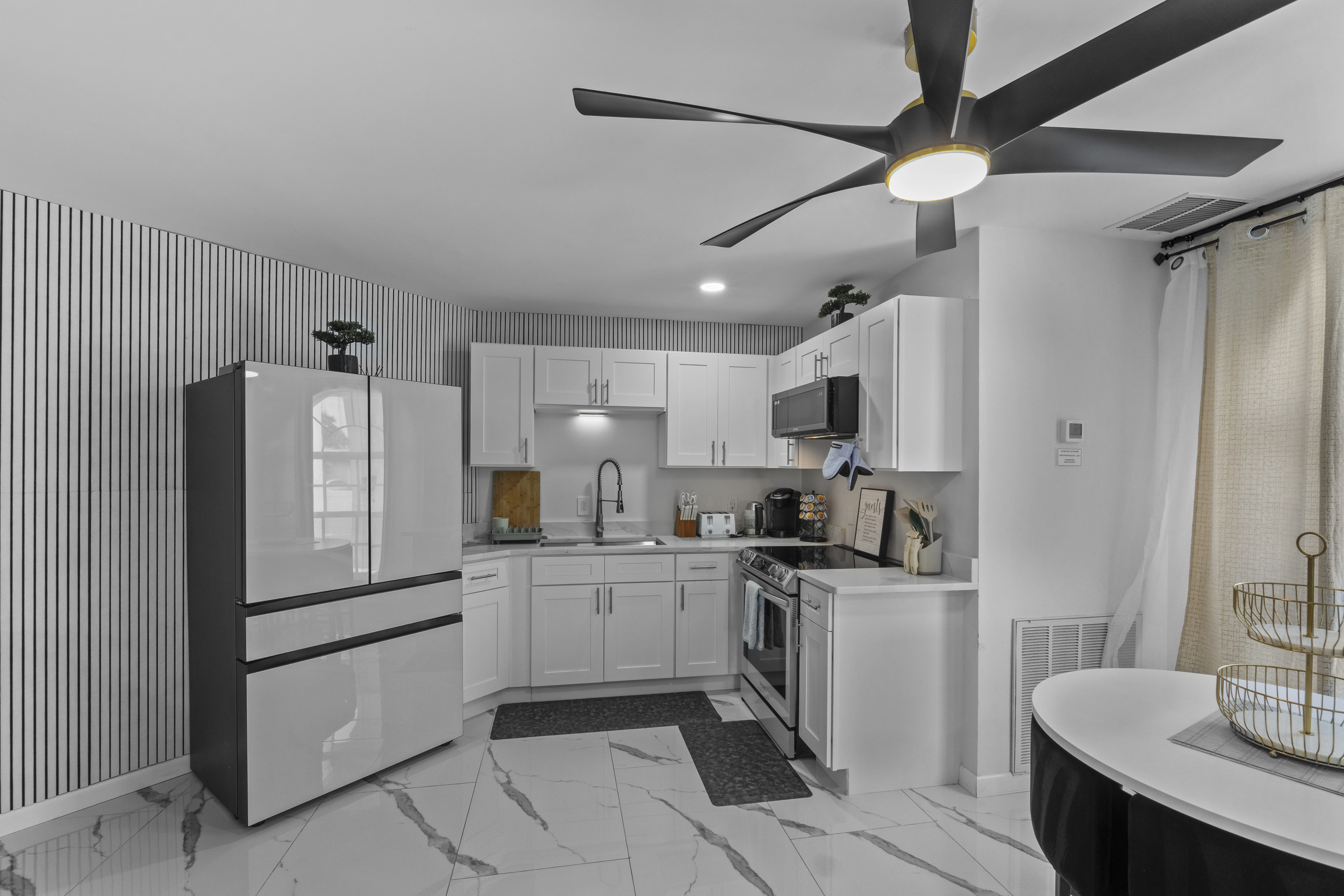Modern 2BR Duplex - one mile from Raymond James - photo 4