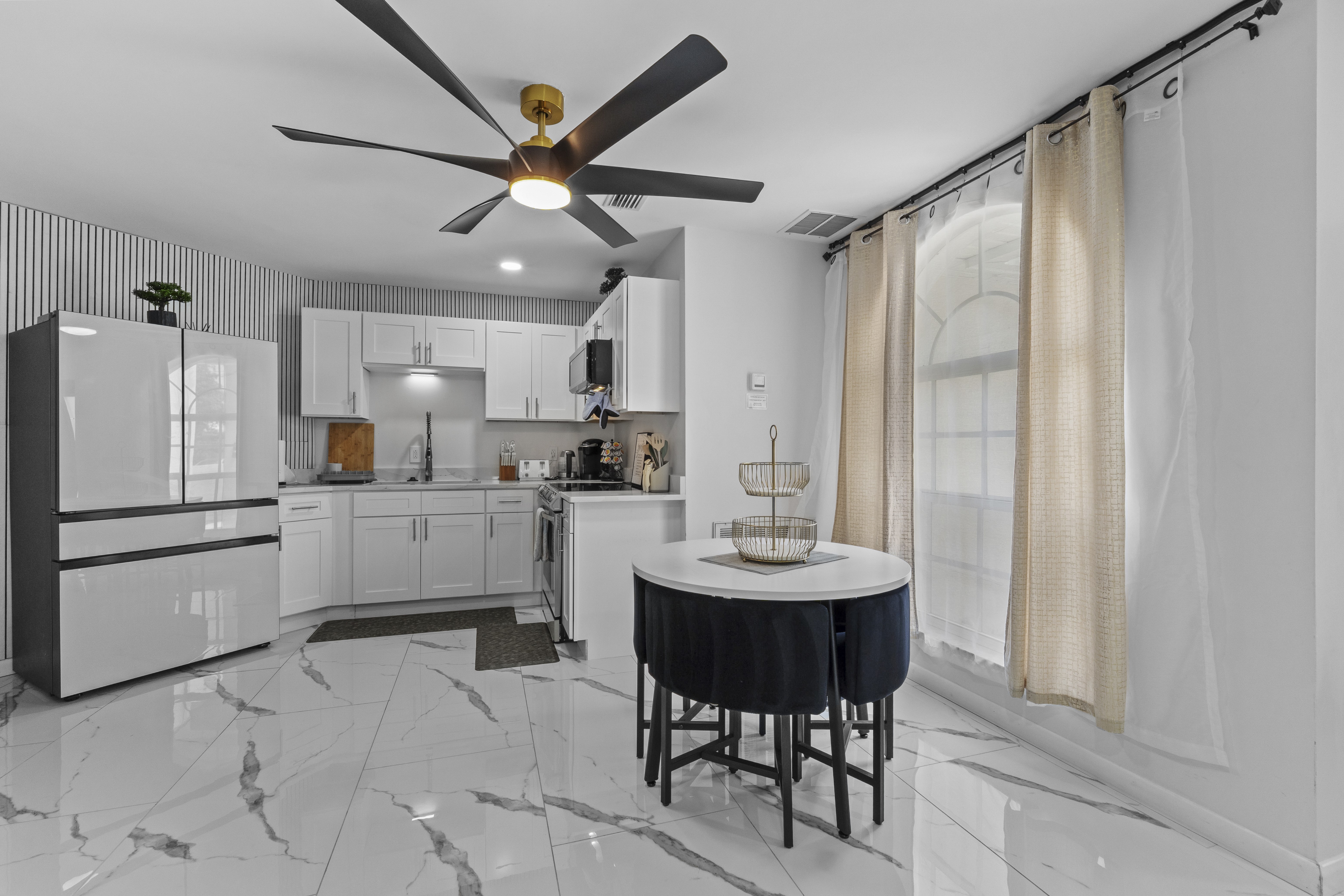 Modern 2BR Duplex - one mile from Raymond James - photo 5