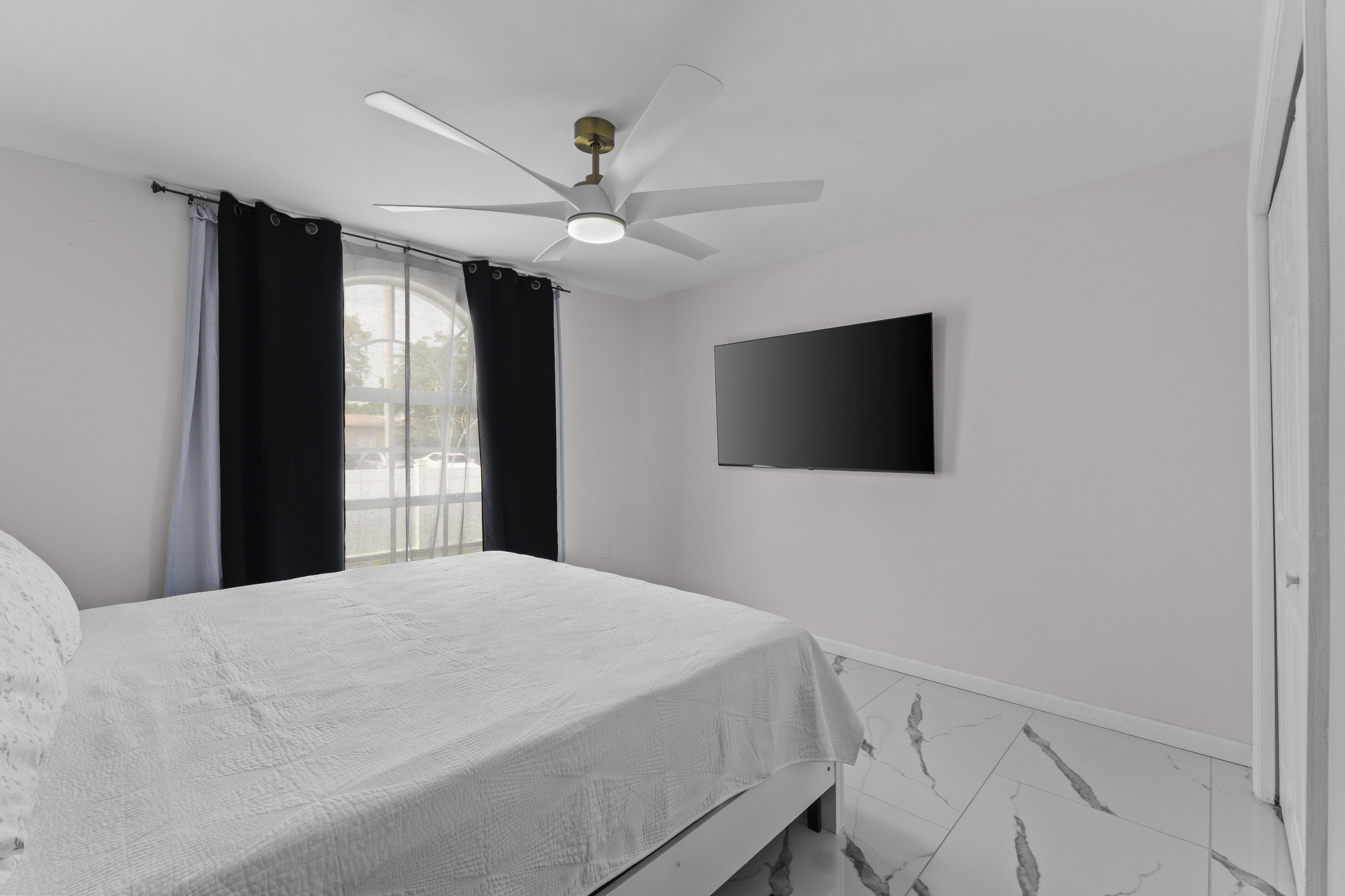 Modern 2BR Duplex - one mile from Raymond James - photo 7