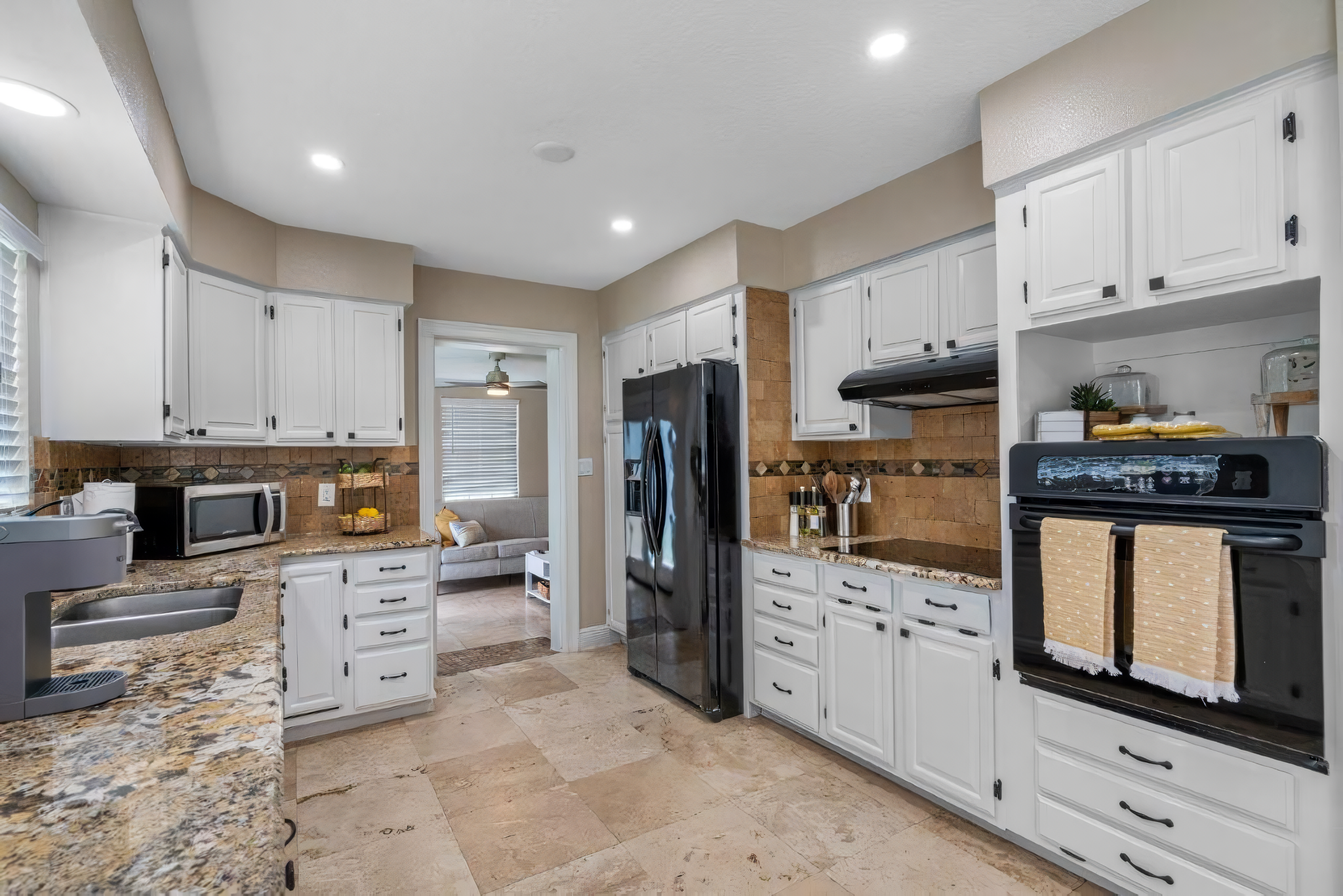 Paradise Villa - 4BR house, walk to Raymond James - photo 4
