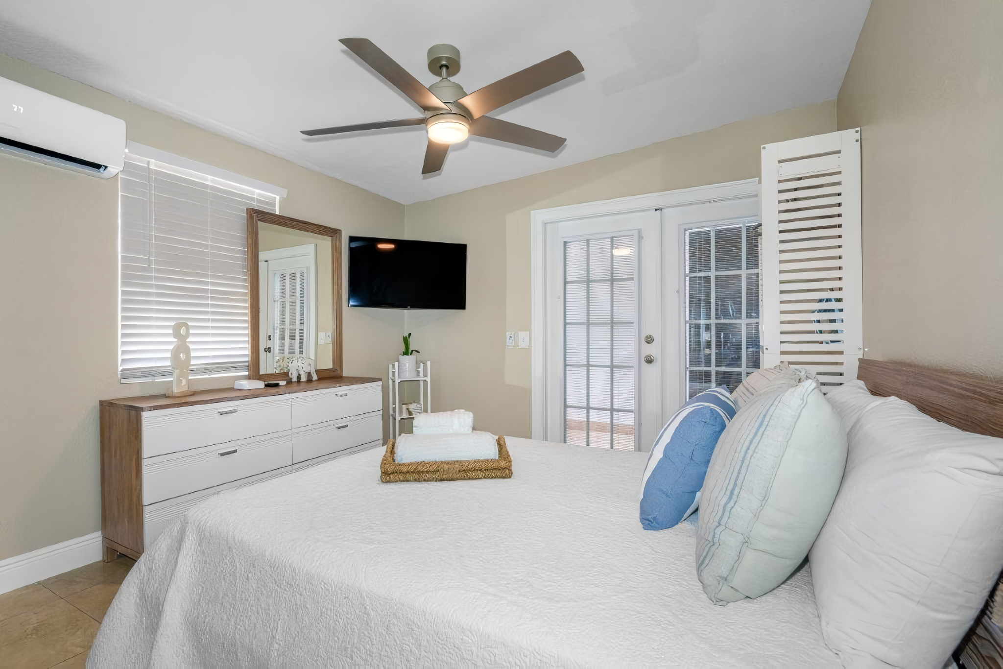 Paradise Villa - 4BR house, walk to Raymond James - photo 6