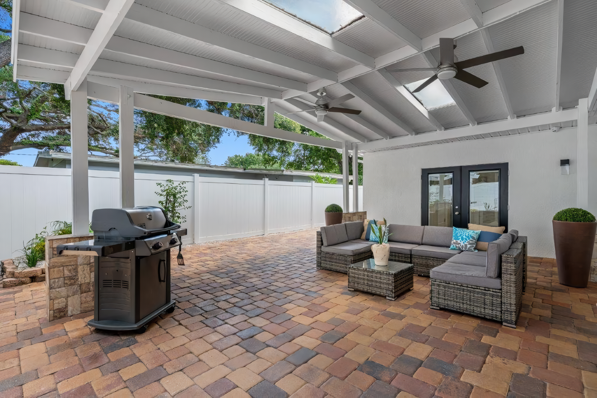 Paradise Villa - 4BR house, walk to Raymond James - photo 8