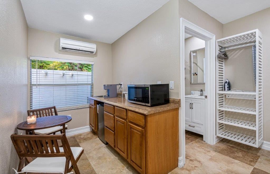 Private-Entrance Loft - walk to Raymond James - photo 6